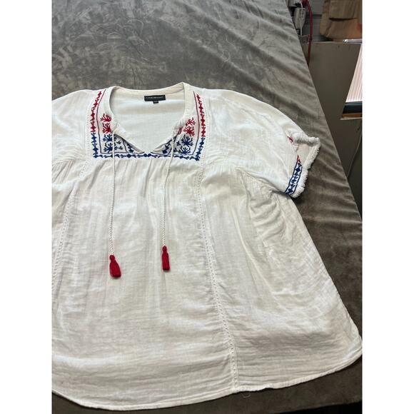 Lane Bryant Plus Size 18/20‎ Relaxed Flutter Sleeve Top Tassle w/Blue Embroidery - Picture 2 of 7